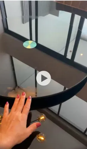 Vendo mesa de jantar com 8 lugares