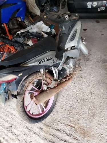 2 motos sucatas