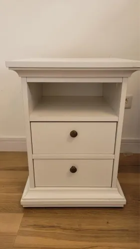MESA DE CABECEIRA EM MDF BRANCA - CLÁSSICA E ELEGANTE