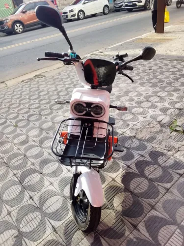 Vende-se moto elétrica em ótimo estado 
