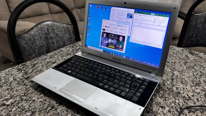 Notebook Samsung Rv 411 de 2.66 ghz c turbo 3.1 com ssd 120 c 6gb ( bateria 90m )