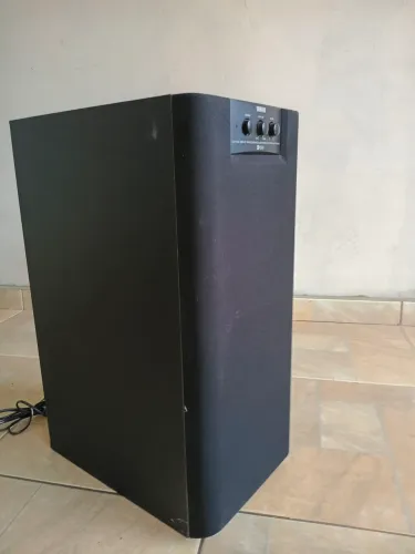 SUBWOOFER YAMAHA YST SW150 120w 2x8"drivers 20Hz .