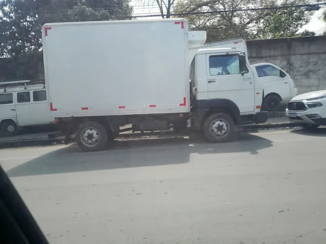 Caminhão vuc 3 Ton,em dia caminhão top