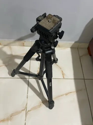 tripé profissional da marca TEEM