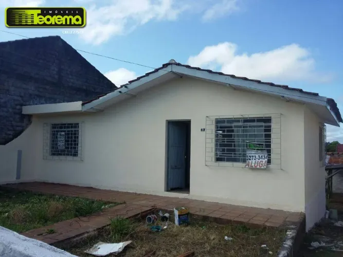 CASA A VENDA, ÓTIMA LOCALIZAÇÃO, EM FRENTE AO CENTRO COMUNITÁRIO