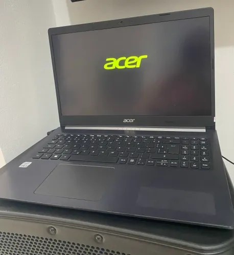 Notebook Acer 15.6? Core i5 10?G 8gb RAM 128gb SSD