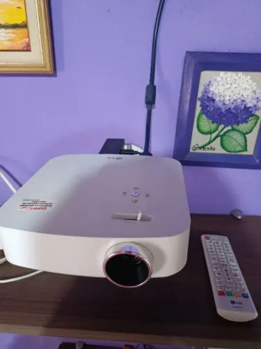 Projetor LG cinebeam 