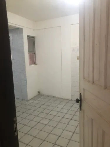 Aluga-se kitnet.