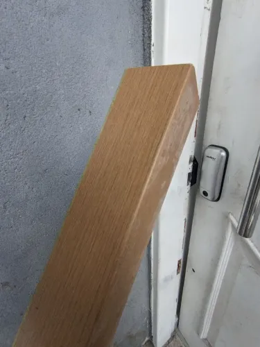 Guarnição batente de porta