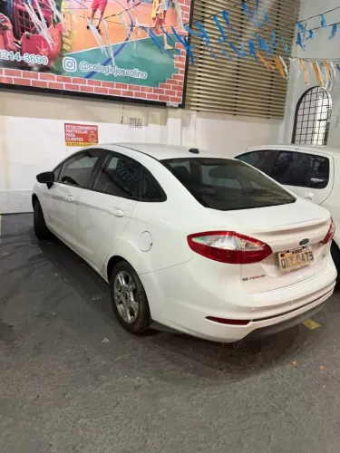 Ford Fiesta Sedan 1.6 16V Flex Aut. 2014