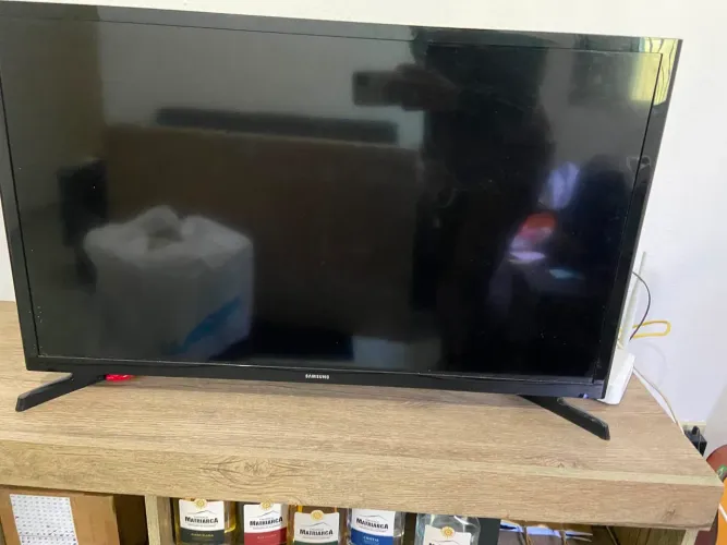 SAMSUNG SMART TV 32- EXCELENTE ESTADO E FUNCIONANDO PERFEITAMENTE