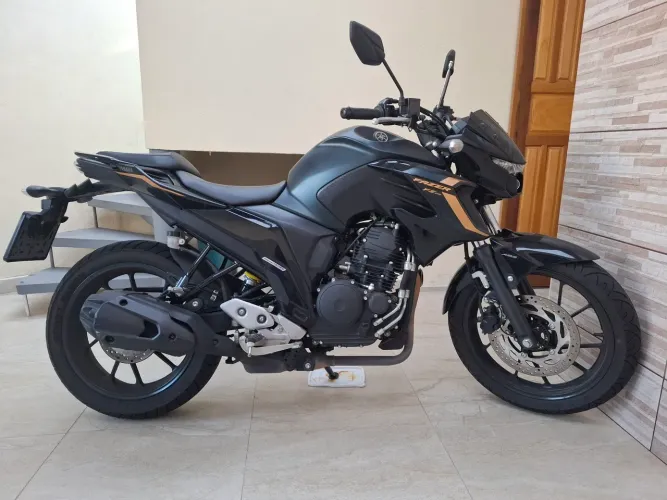 Yamaha FZ25 ABS 2023/24 | 8 Mil Km | Única Dona | Laudo 100% | Toda Original