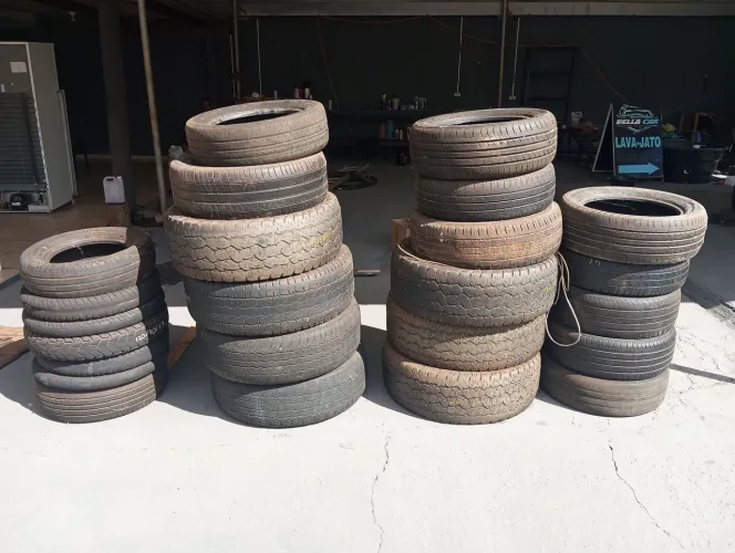 DOAÇÃO Pneus de carro usados