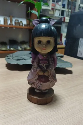 Estatueta de boneca japonesa - Kokeshi 