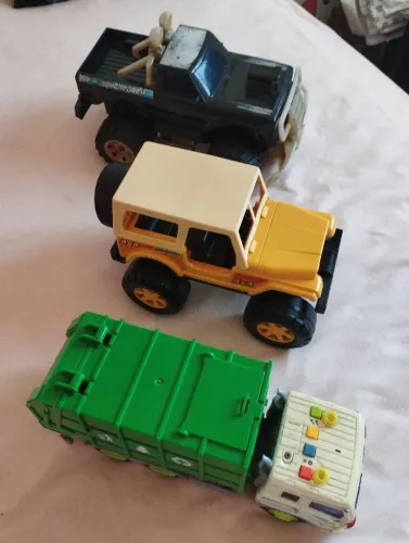 Três carrinhos infantis pelo preço de um 