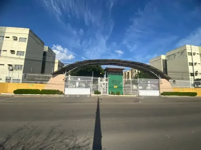 Apartamento Dom Avelar Reformado O imóvel possui: 02 Quartos (2 Banheiros ) Sala de Estar 