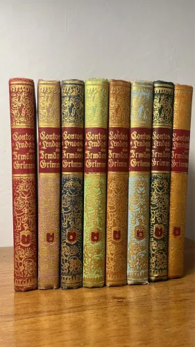 Livros Contos e Lendas dos Irmãos Grimm, 8 volumes, Editora Edigraf.