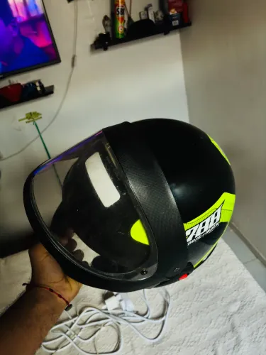 Capacete de Moto Usado - Ótimo Estado