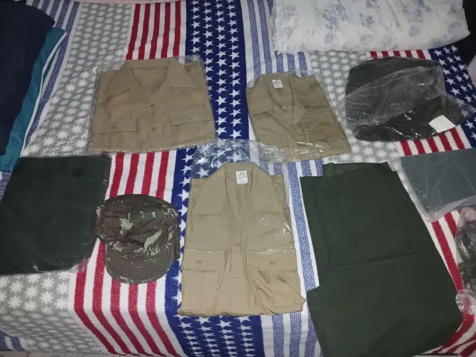 Vendo Calca e Blusa Deltas