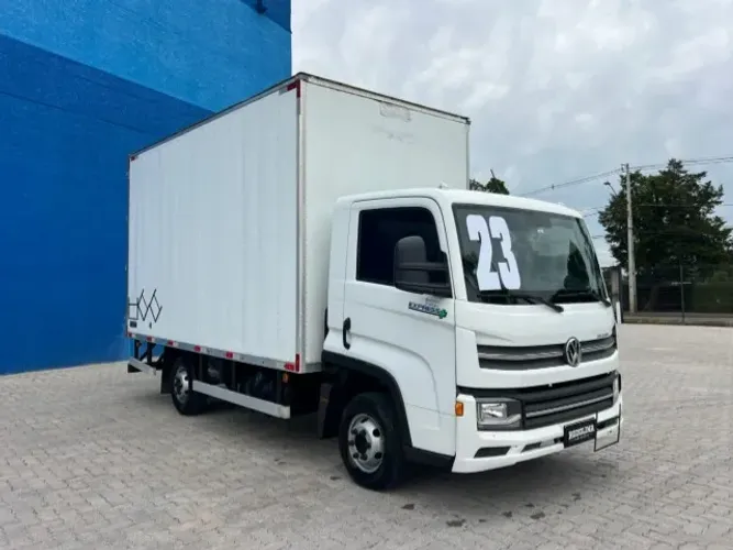 Caminhão Volkswagen Delivery Express 6.170 ano 2023/23 Baú Termico