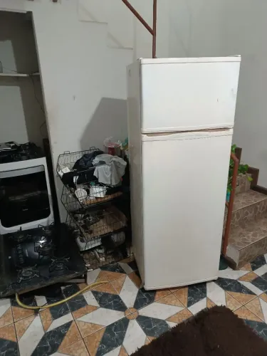 Geladeira Consul ótimo estado funciona perfeitamente 330 litros 