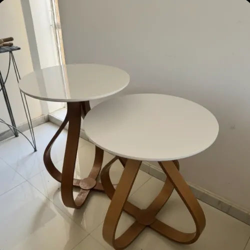 Par de Mesas Laterais de Encaixe - Design Orgânico