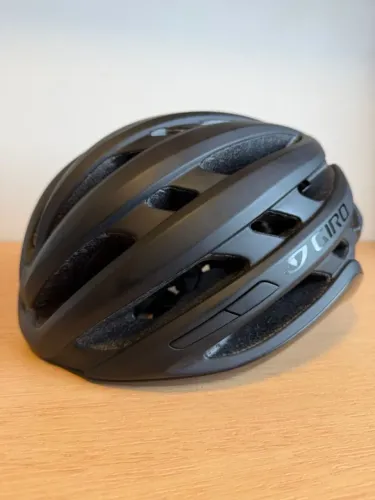 capacete giro agilis preto g