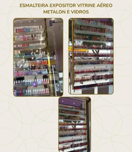 Esmalteira vitrine aérea em metalon dourado e vidro