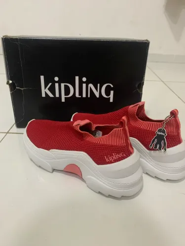 Tênis Kipling vermelho novo