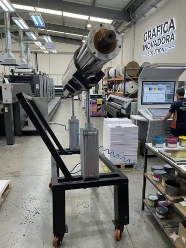 Carrinho Elevador Pneumático para Gráfica e afins 