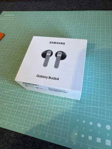 Samsung Galaxy Buds 4 - Fone de ouvido