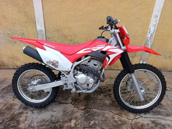 Honda CRF 250 2021, sem uso... é Okm!!