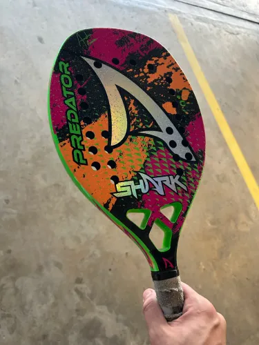 Vendo raquete Shark Predator Beach Tennis