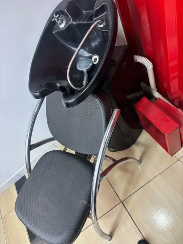 Vendo lavatório por 500 reais em boa condição de uso
