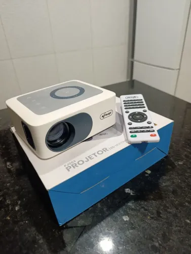 Vendo projetor novo usado apenas 1 vez
