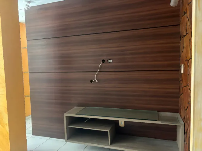 Painel ripado/liso para TV.