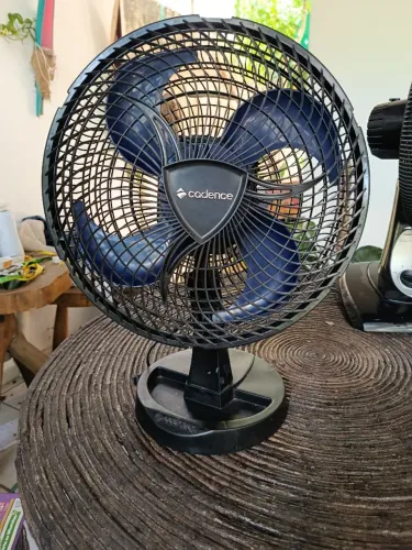 Ventilador Cadence praticamente nova