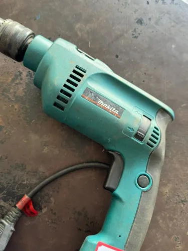 Venda de furadeira MAKITA