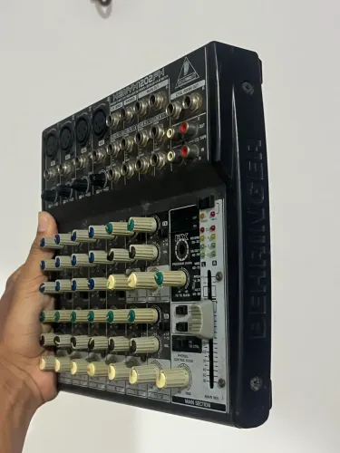 Mesa de som Behringer Xenyx 1202FX // Sem fonte 