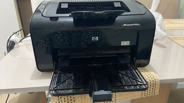 Impressora HPlaserjet PRETO E BRANCO