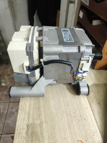 Motor lava e seca Midea com defeito