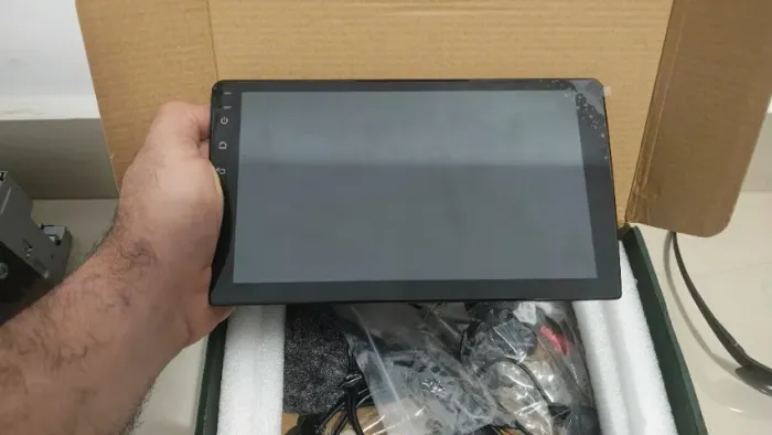 Aparelho som veicular com tela de 9" e-tech