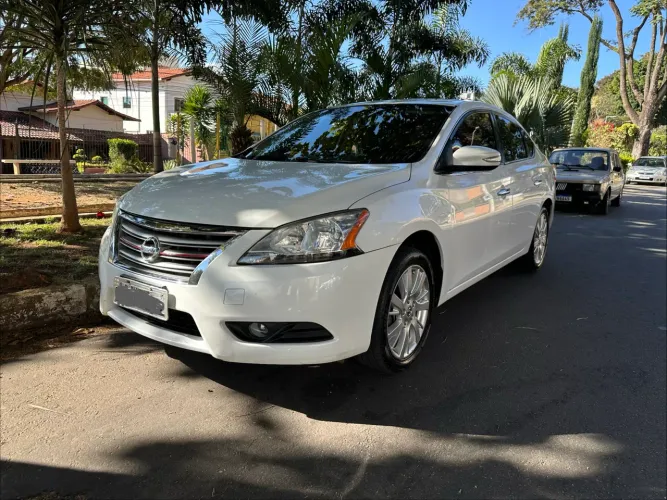 Nissan Sentra SL 2.0/ 2.0 Flex Fuel 16V Aut. 2016