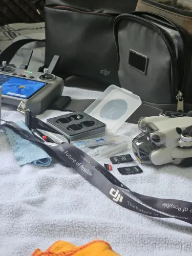Drone DJI Mini 4 Pro com RC 2 Tela + Bateria Extra + Kit Completo