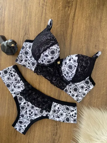 Conjunto estampado floral preto
