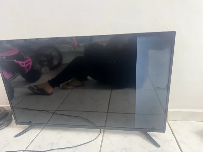 Vendo tv com defeito