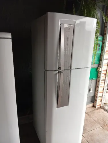 Geladeira Eletrolux top linda semi nova v 220 valor 1199