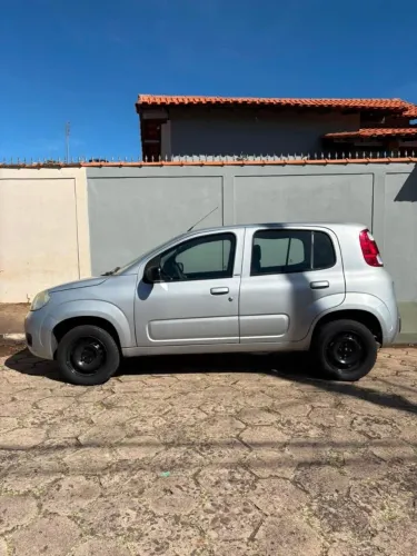 Fiat Uno Vivace Celeb. 1.0 EVO F.flex 8V 5P 2013