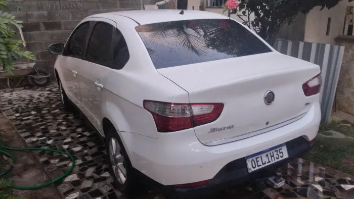 Fiat Grand Siena Tetrafuel 1.4 EVO F. Flex 8V 2013