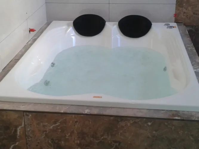 Instalamos banheiras de hidromassagem 
